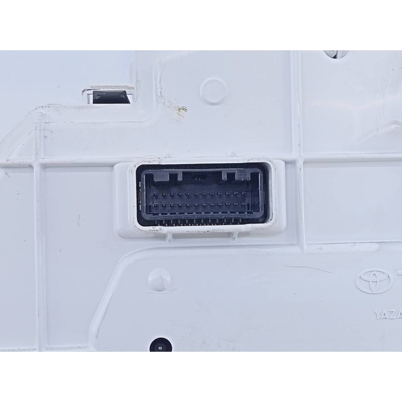 Recambio de cuadro instrumentos para toyota land cruiser (j15) gx referencia OEM IAM 838006AX40C  E3-B2-8-2