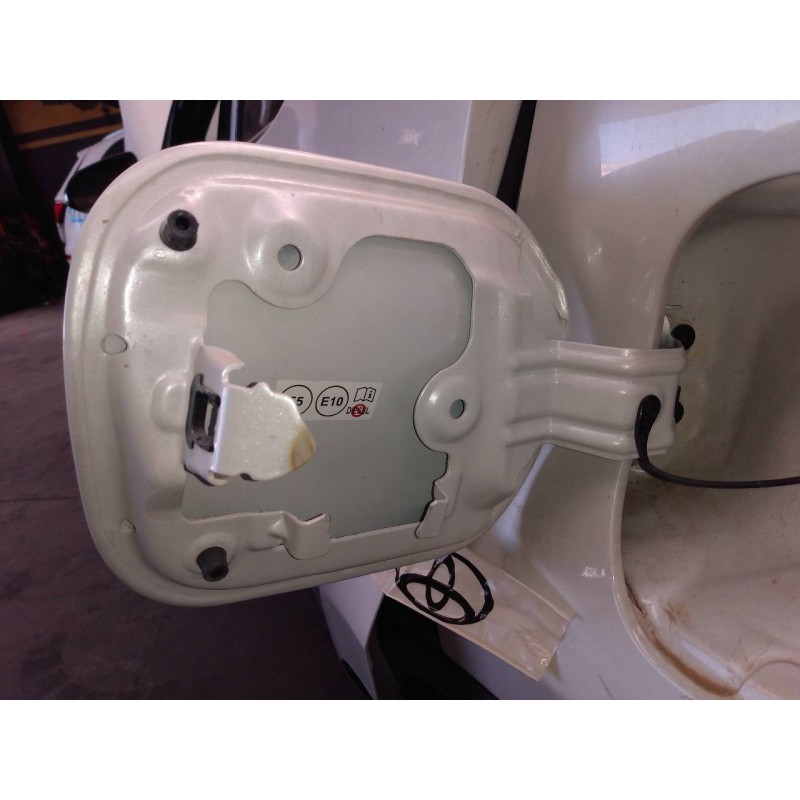 Recambio de tapa exterior combustible para toyota c-hr hybrid dynamic referencia OEM IAM   