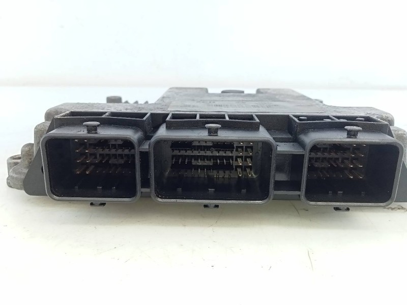 Recambio de centralita motor uce para renault scenic ii authentique referencia OEM IAM 8200391966 0281011776 E2-A1-15-2