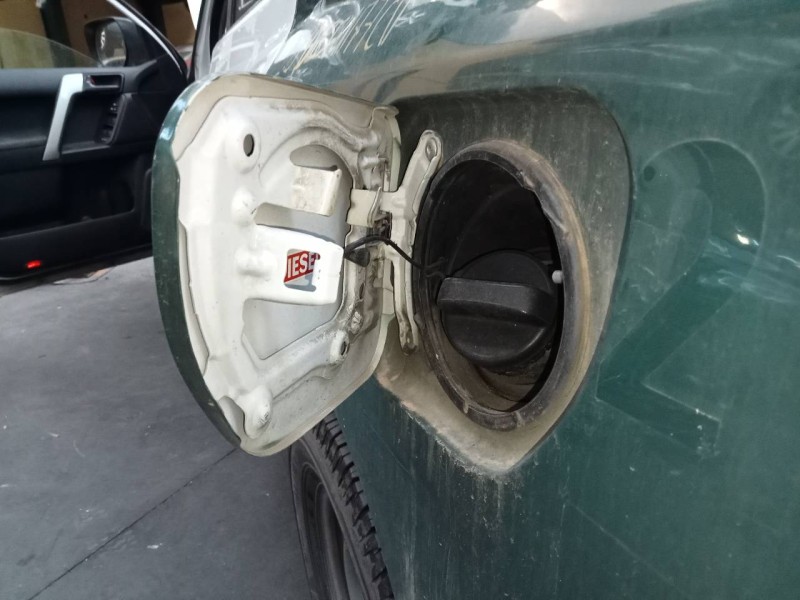 Recambio de tapa exterior combustible para toyota land cruiser (j15) gx referencia OEM IAM   