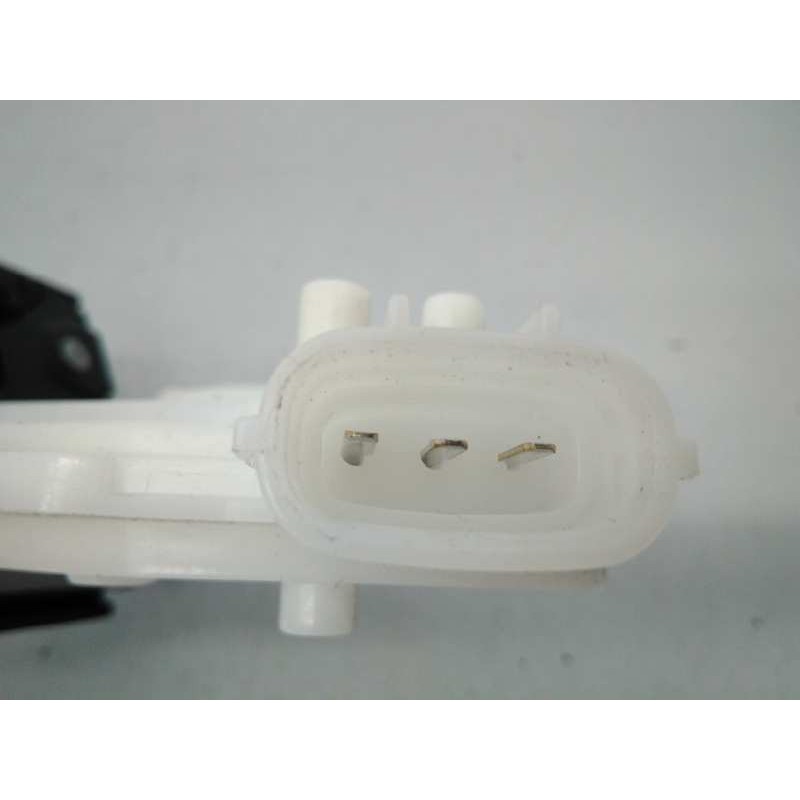 Recambio de cerradura maletero / porton para toyota auris active referencia OEM IAM   E3-B2-15-3