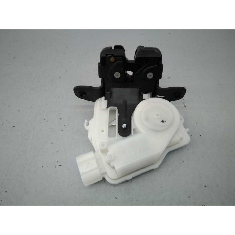 Recambio de cerradura maletero / porton para toyota auris active referencia OEM IAM   E3-B2-15-3