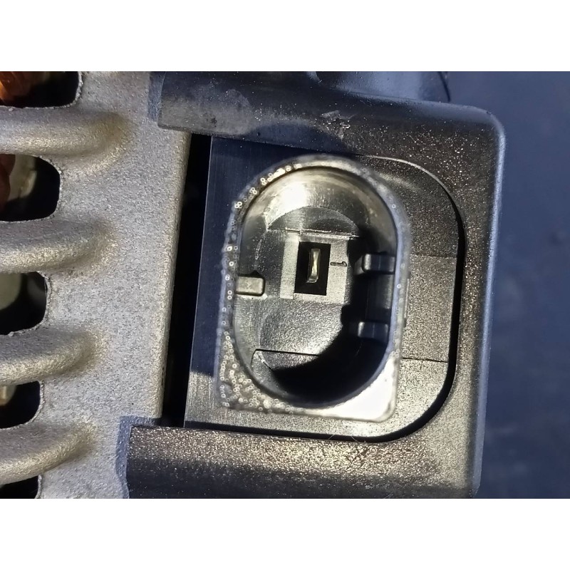 Recambio de alternador para bmw serie 3 touring (f31) 320d efficientdynamics edition referencia OEM IAM 764013104  P3-B5-12-2