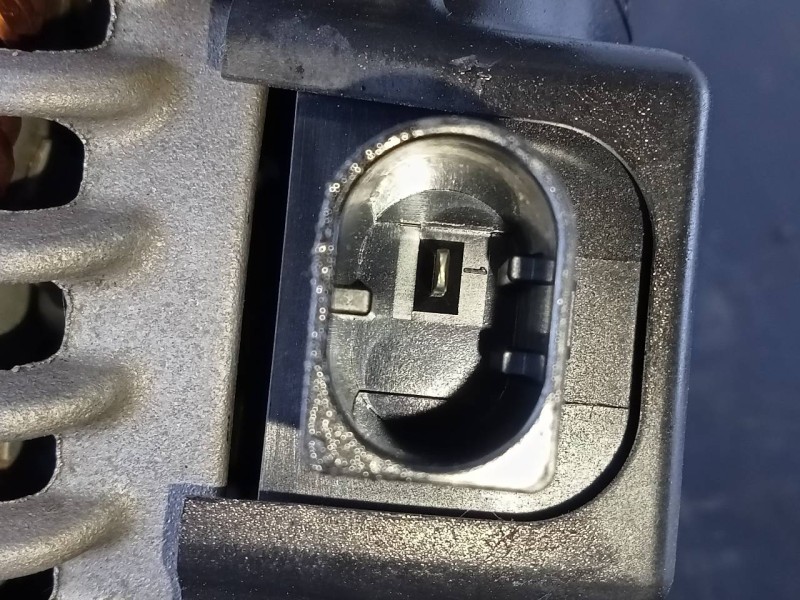 Recambio de alternador para bmw serie 3 touring (f31) 320d efficientdynamics edition referencia OEM IAM 764013104  P3-B5-12-2