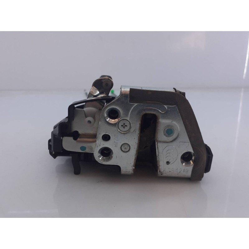 Recambio de cerradura puerta trasera izquierda para toyota auris active referencia OEM IAM   E2-B4-8-2