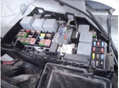 CAJA RELES / FUSIBLES 