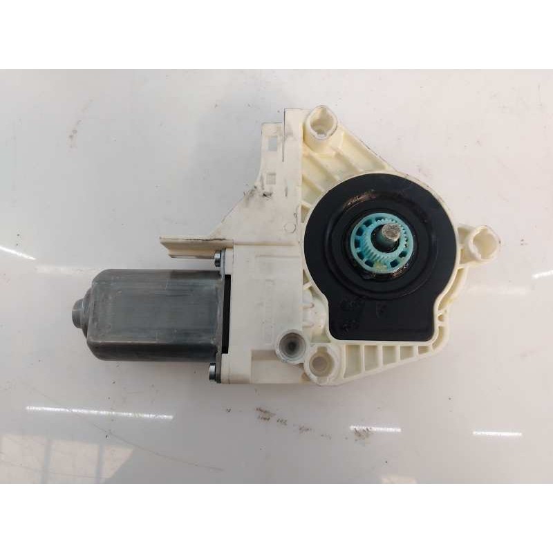 Recambio de motor elevalunas delantero izquierdo para porsche cayenne (typ 92aa) diesel platinum edition referencia OEM IAM 8K09