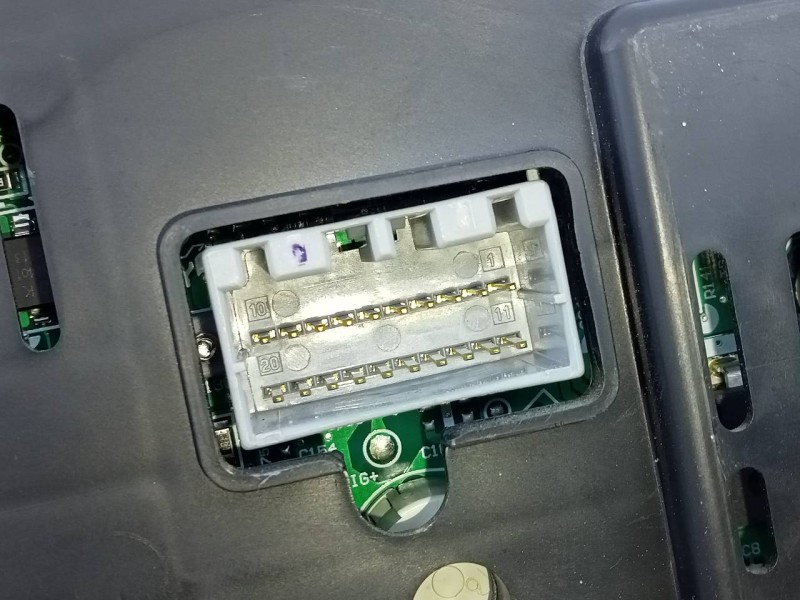 Recambio de cuadro instrumentos para ssangyong rexton w limited 4wd referencia OEM IAM 8024008350 11003338300S E3-A3-18-2