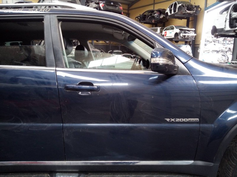 Recambio de puerta delantera derecha para ssangyong rexton w limited 4wd referencia OEM IAM   