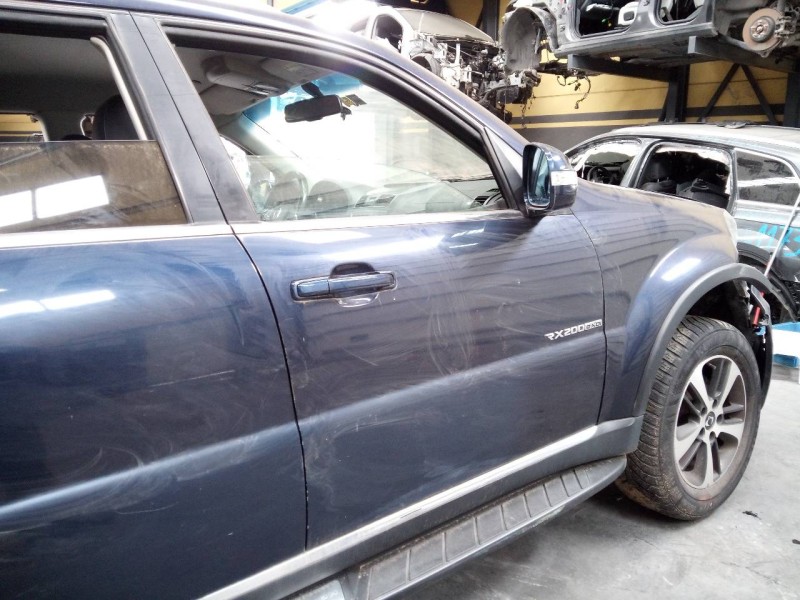 Recambio de puerta delantera derecha para ssangyong rexton w limited 4wd referencia OEM IAM   