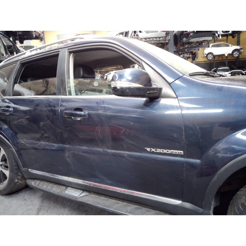 Recambio de puerta delantera derecha para ssangyong rexton w limited 4wd referencia OEM IAM   