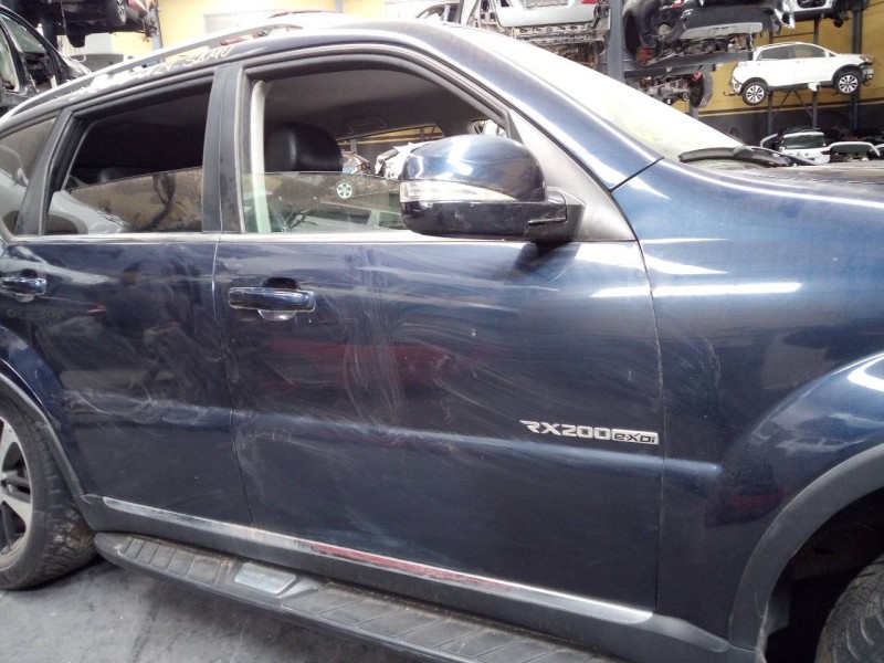 Recambio de puerta delantera derecha para ssangyong rexton w limited 4wd referencia OEM IAM   