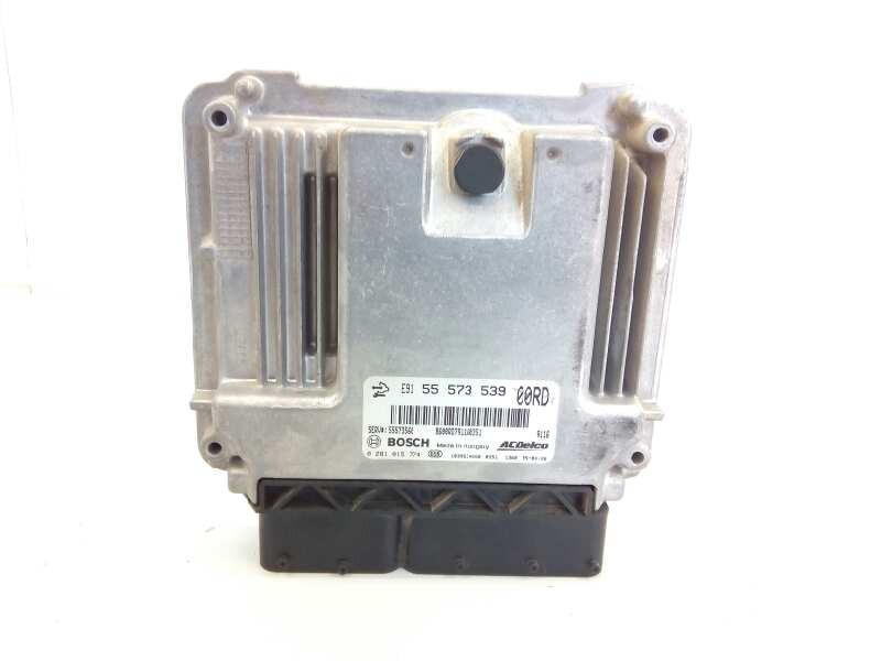 Recambio de centralita motor uce para opel insignia berlina excellence referencia OEM IAM 55573539 0281015774 E3-A5-18-2