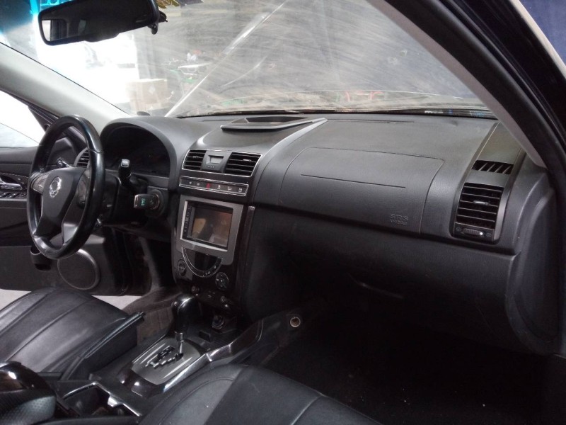 Recambio de salpicadero para ssangyong rexton w limited 4wd referencia OEM IAM   