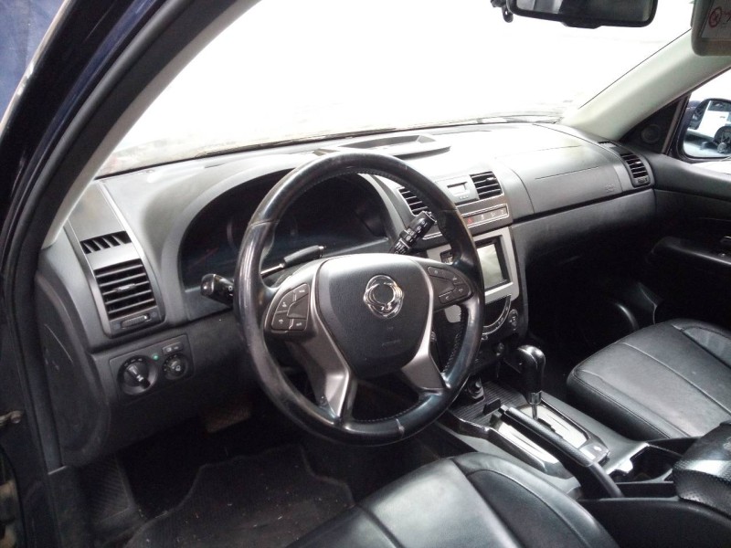Recambio de salpicadero para ssangyong rexton w limited 4wd referencia OEM IAM   