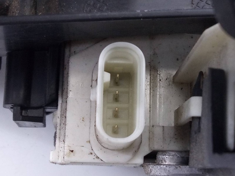 Recambio de cerradura puerta delantera izquierda para mercedes-benz clase gla (w156) cross activity referencia OEM IAM A16672001