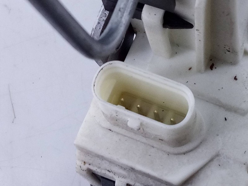 Recambio de cerradura puerta trasera derecha para mercedes-benz clase gla (w156) cross activity referencia OEM IAM A2047302835  