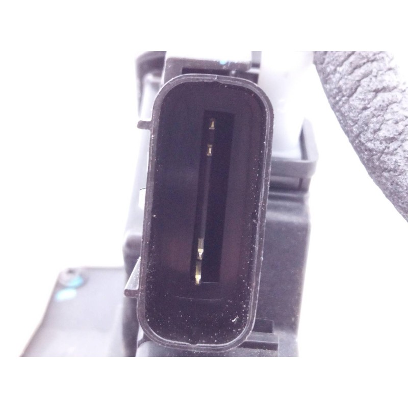 Recambio de cerradura puerta delantera derecha para hyundai i20 trend referencia OEM IAM 81320C8040JKQ  E2-B5-55-1