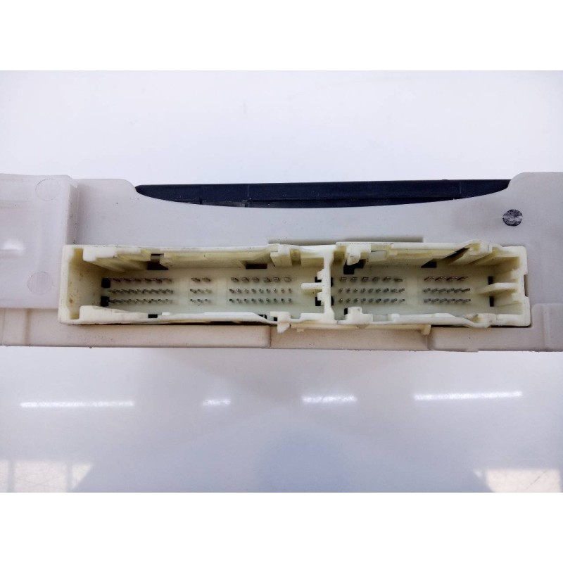 Recambio de caja reles / fusibles para toyota land cruiser (j15) gx referencia OEM IAM 8273060180 8922160410 E3-B2-14-4