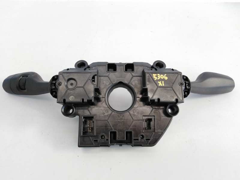 Recambio de mando intermitentes para bmw serie x1 (f48) sdrive18d referencia OEM IAM 6827369  E3-A2-25-1