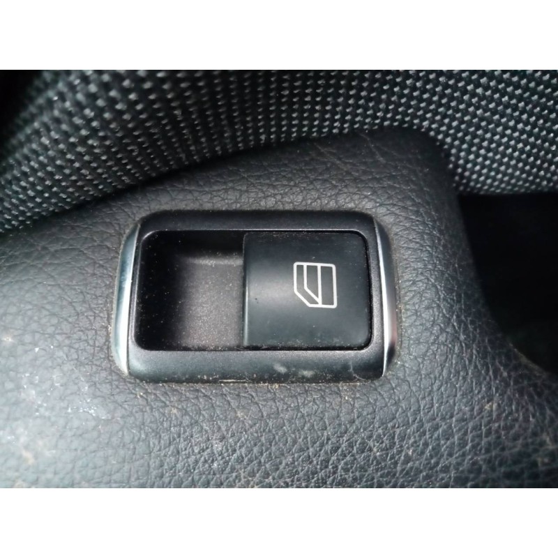 Recambio de mando elevalunas delantero derecho para mercedes-benz clase gla (w156) cross activity referencia OEM IAM   