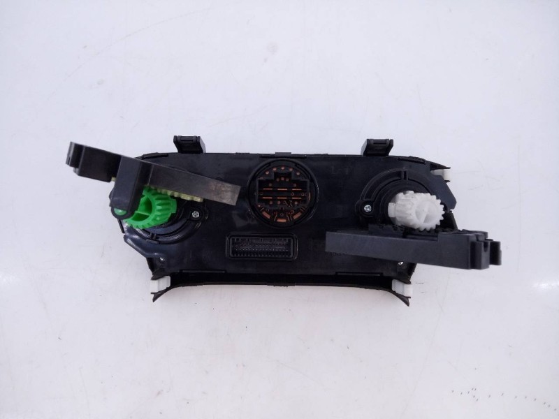 Recambio de mando calefaccion / aire acondicionado para hyundai i20 trend referencia OEM IAM 97250C8010  E3-A3-49-2