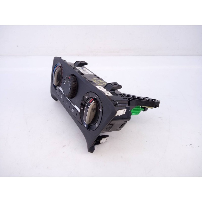 Recambio de mando calefaccion / aire acondicionado para hyundai i20 trend referencia OEM IAM 97250C8010  E3-A3-49-2