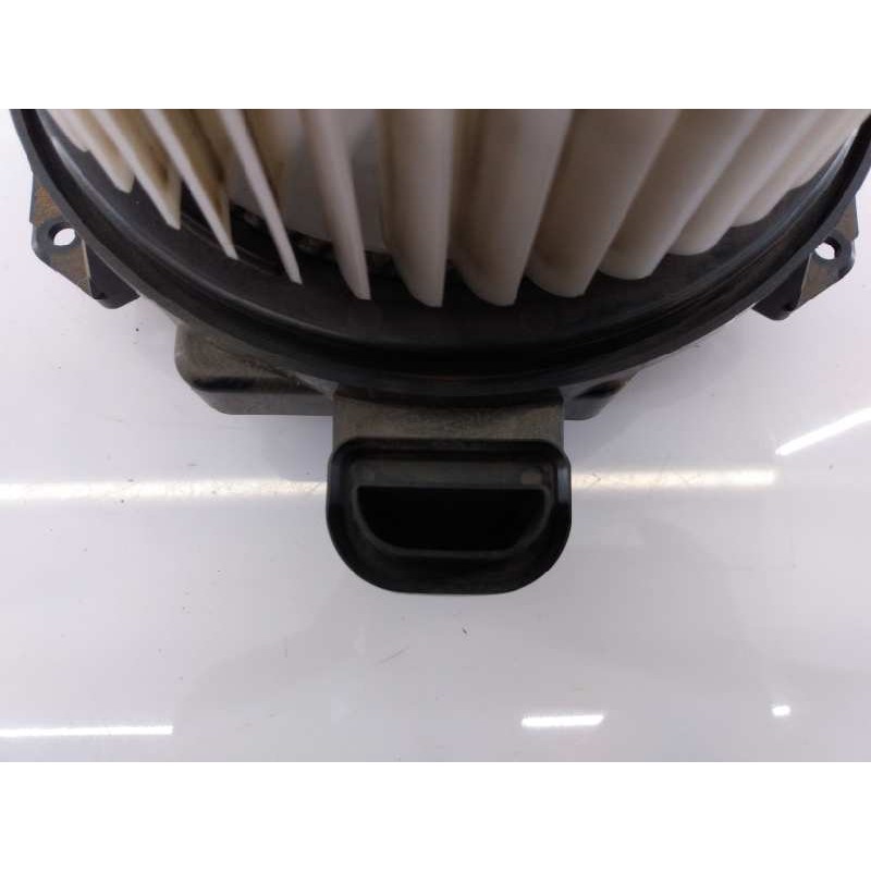 Recambio de ventilador calefaccion para toyota land cruiser (j15) gx referencia OEM IAM 8710360400 1163602840 E3-B2-46-4