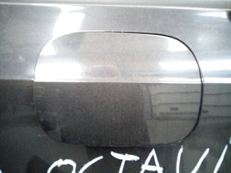 Recambio de tapa exterior combustible para skoda octavia combi (5e5) active referencia OEM IAM   