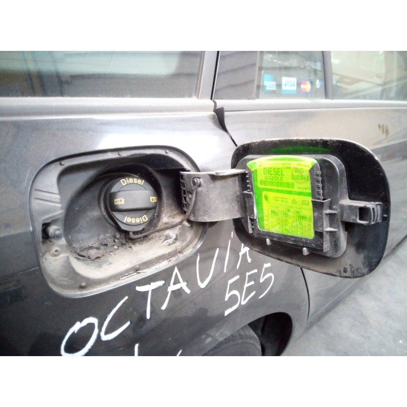Recambio de tapa exterior combustible para skoda octavia combi (5e5) active referencia OEM IAM   