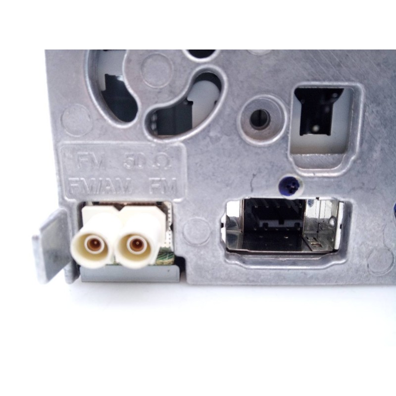 Recambio de sistema audio / radio cd para audi a4 ber. (b8) básico referencia OEM IAM 8T1035186P 8T0919603A E2-A1-15-3