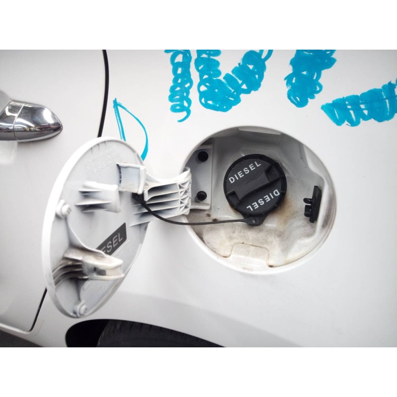 Recambio de tapa exterior combustible para kia carens ( ) drive referencia OEM IAM   