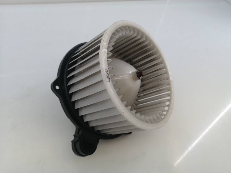 Recambio de ventilador calefaccion para kia carens ( ) drive referencia OEM IAM F00S3B2474  E3-A3-10-4