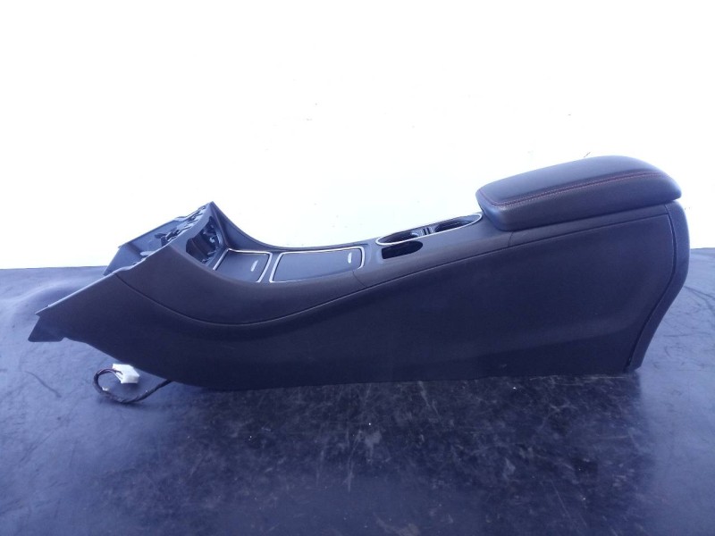 Recambio de consola central para mercedes-benz clase cla (w117) cla referencia OEM IAM A1766801810  P2-B3-17