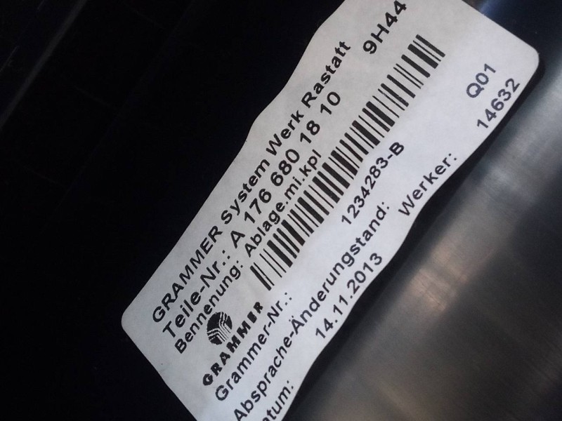 Recambio de consola central para mercedes-benz clase cla (w117) cla referencia OEM IAM A1766801810  P2-B3-17