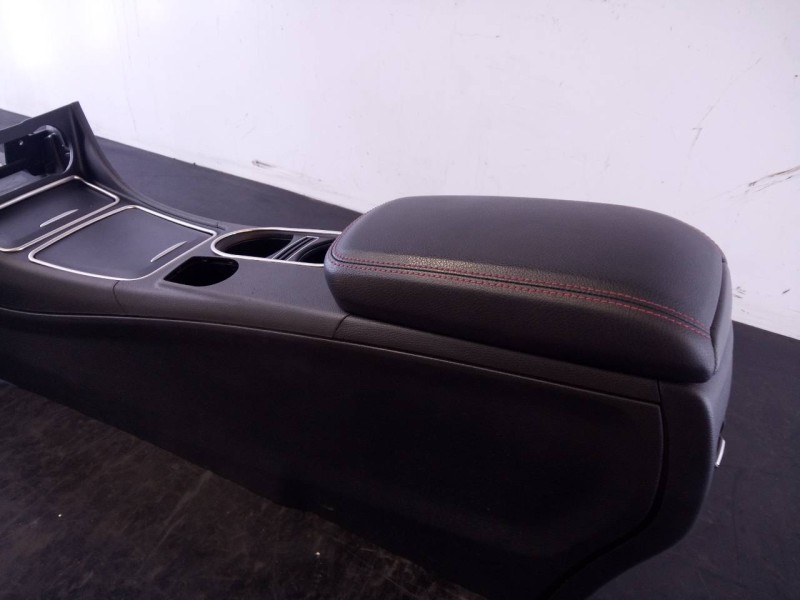 Recambio de consola central para mercedes-benz clase cla (w117) cla referencia OEM IAM A1766801810  P2-B3-17