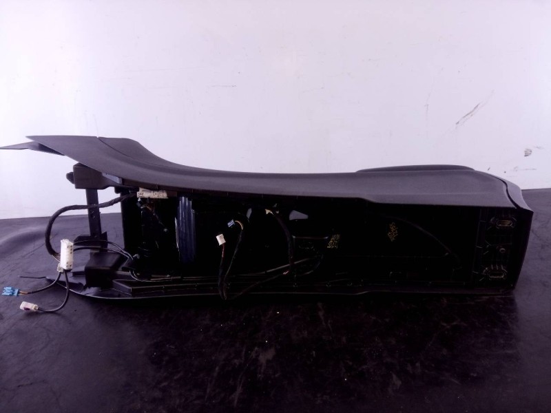Recambio de consola central para mercedes-benz clase cla (w117) cla referencia OEM IAM A1766801810  P2-B3-17