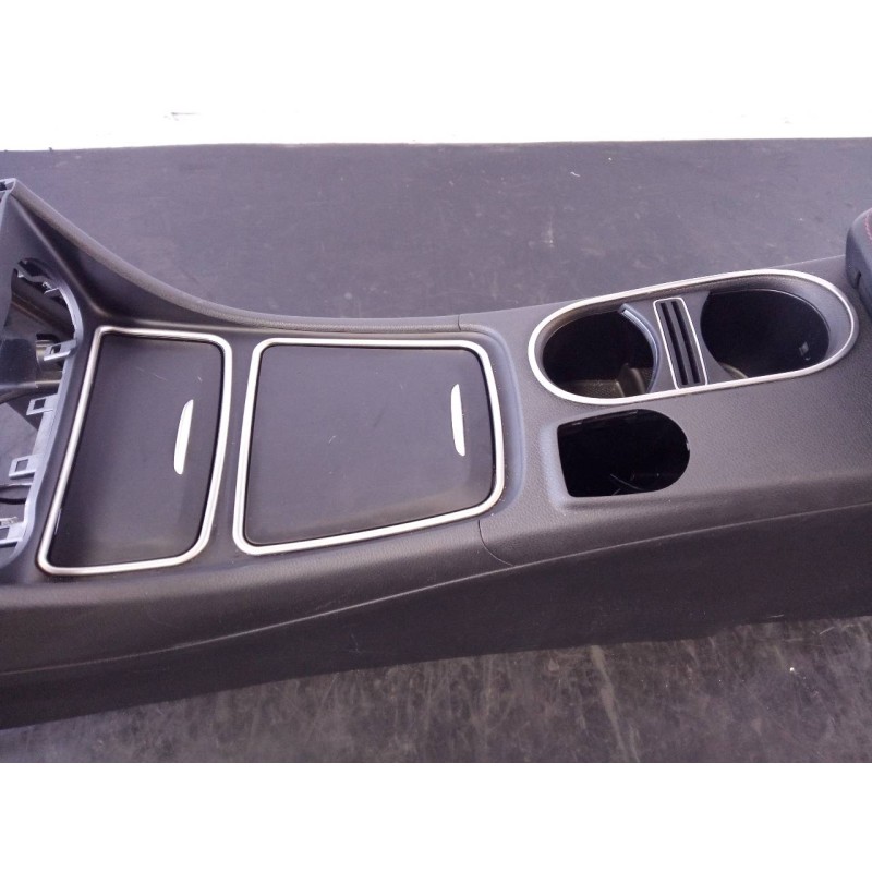 Recambio de consola central para mercedes-benz clase cla (w117) cla referencia OEM IAM A1766801810  P2-B3-17