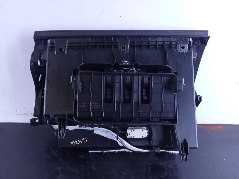 Recambio de guantera para mercedes-benz cla-klasse (bm 118) cla 45 s amg 4matic (118.354) referencia OEM IAM   P2-A2-4