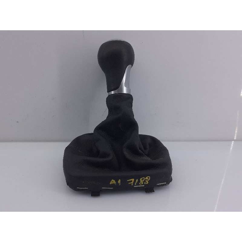 Recambio de guarnecidos palanca cambio para audi a1 sportback (8xf) attraction referencia OEM IAM 1305239014255  E2-A1-6-1