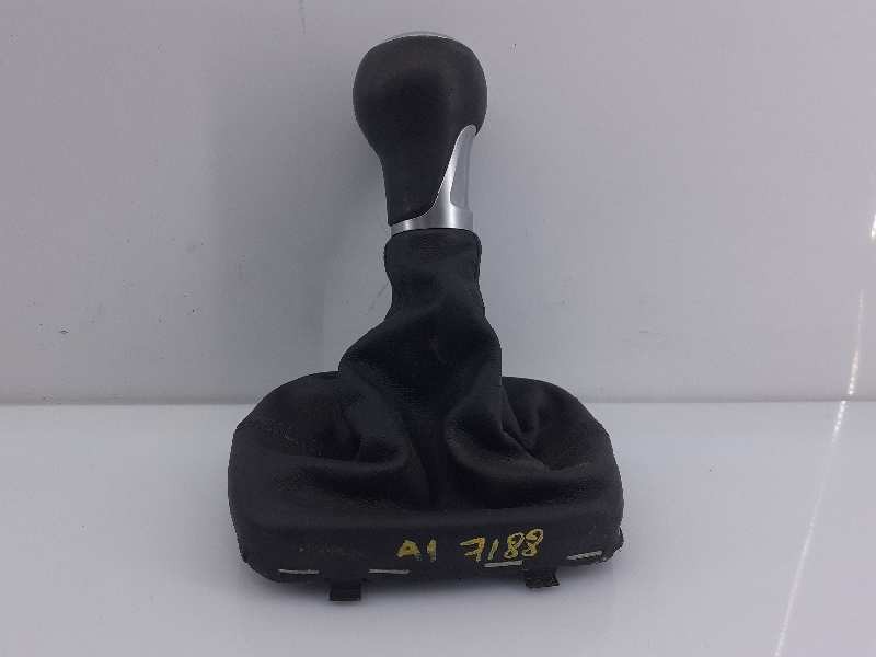 Recambio de guarnecidos palanca cambio para audi a1 sportback (8xf) attraction referencia OEM IAM 1305239014255  E2-A1-6-1