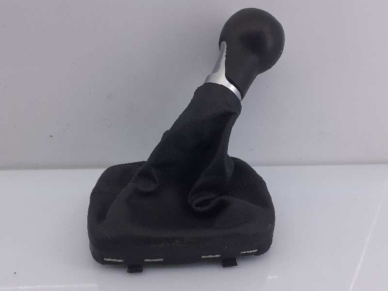 Recambio de guarnecidos palanca cambio para audi a1 sportback (8xf) attraction referencia OEM IAM 1305239014255  E2-A1-6-1