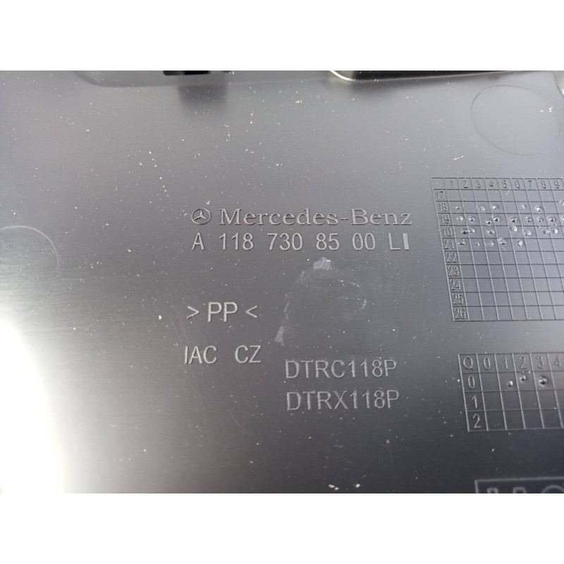 Recambio de guarnecido puerta trasera izquierda para mercedes-benz cla-klasse (bm 118) cla 45 s amg 4matic (118.354) referencia 