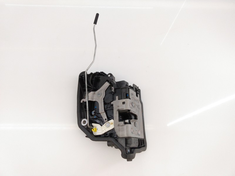 Recambio de cerradura puerta trasera izquierda para bmw serie x1 (f48) sdrive18d referencia OEM IAM 18283810CZ 728193912 E1-A3-4