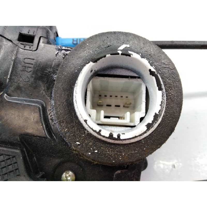 Recambio de cerradura puerta trasera derecha para toyota auris básico referencia OEM IAM   E2-B4-15-2