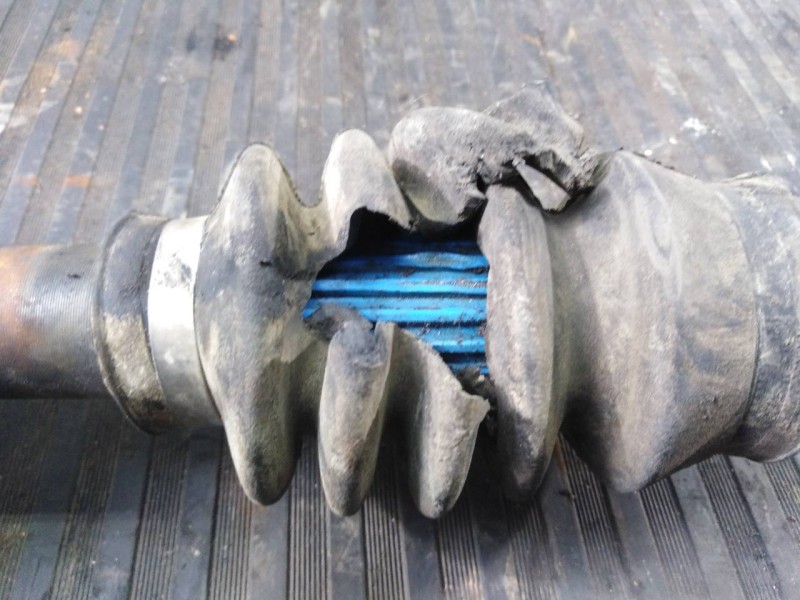 Recambio de transmision central delantera para toyota hilux (kun) double cab 4x4 referencia OEM IAM   P1-A1-59