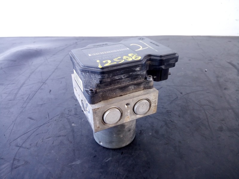 Recambio de abs para hyundai i40 tecno blue referencia OEM IAM 589203Z510  P3-A8-28-5