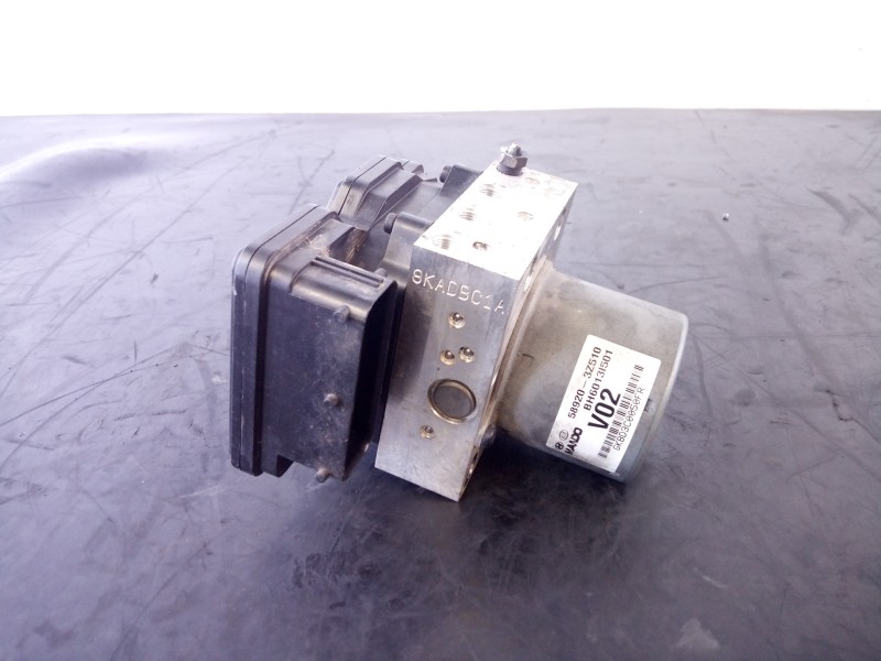 Recambio de abs para hyundai i40 tecno blue referencia OEM IAM 589203Z510  P3-A8-28-5