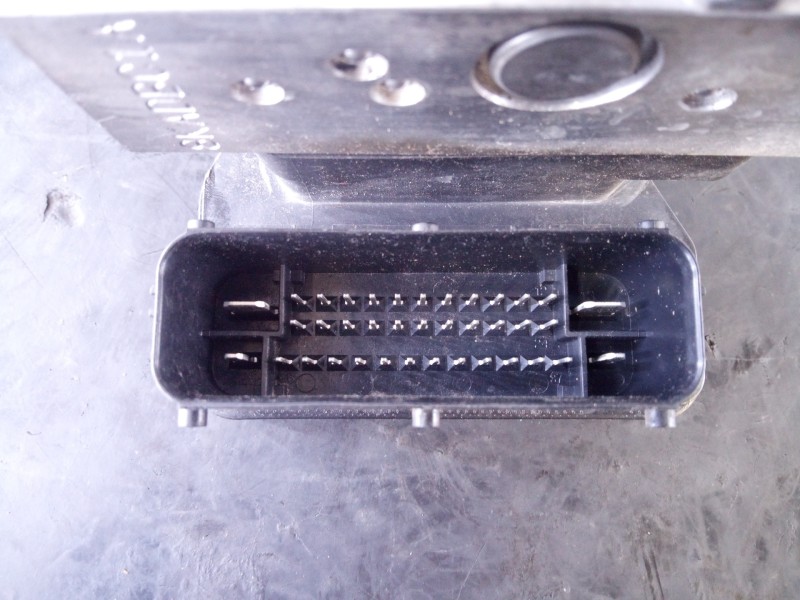 Recambio de abs para hyundai i40 tecno blue referencia OEM IAM 589203Z510  P3-A8-28-5