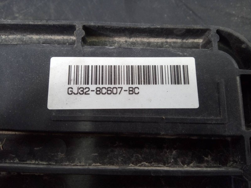 Recambio de electroventilador para land rover evoque pure referencia OEM IAM GJ328C607BC  P2-B9-3